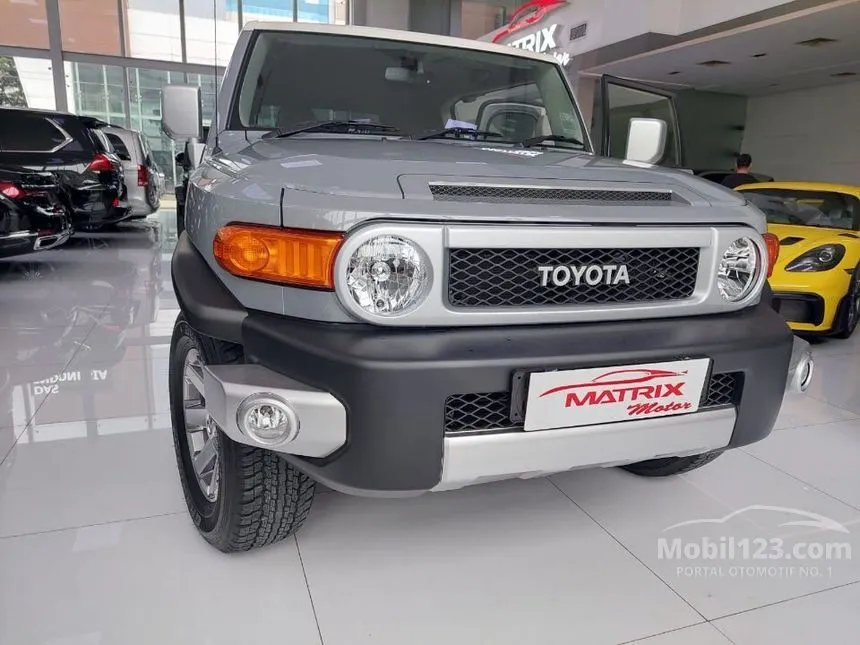 Jual Mobil Toyota FJ Cruiser 2022 4.0 di DKI Jakarta Automatic SUV Abu ...