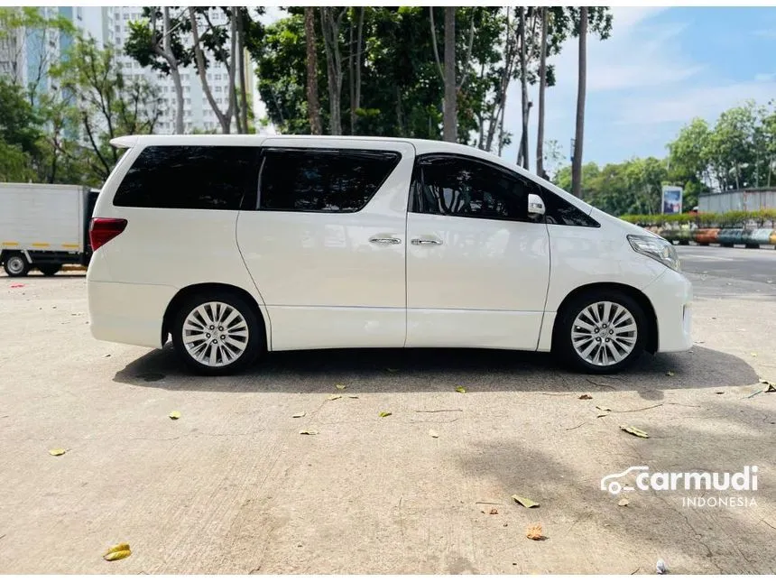 2013 Toyota Alphard SC MPV