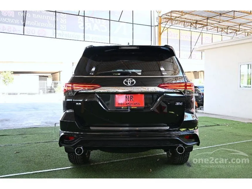 2018 Toyota FORTUNER V SUV