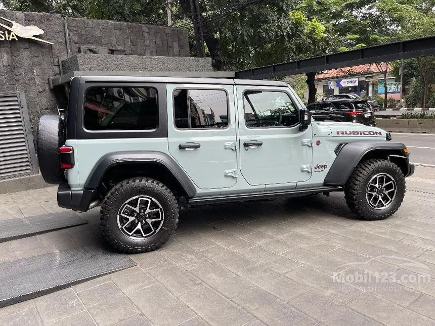 Jual Mobil Jeep Wrangler 2024 Rubicon 2.0 di DKI Jakarta Automatic SUV Biru Rp 2.500.000.000