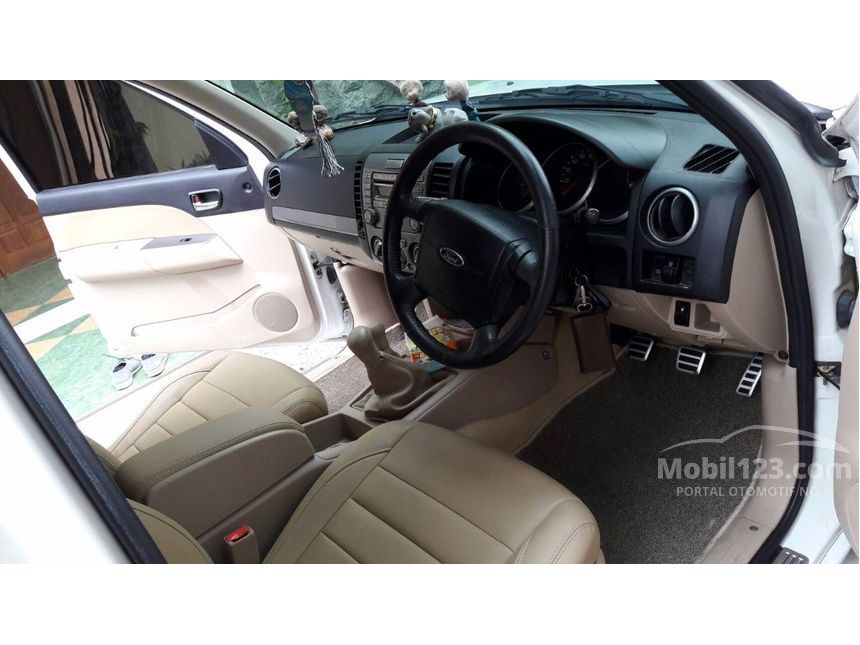 Jual Mobil  Ford  Everest  2013 10 S 10 S 10 S 2 5 di Jawa  