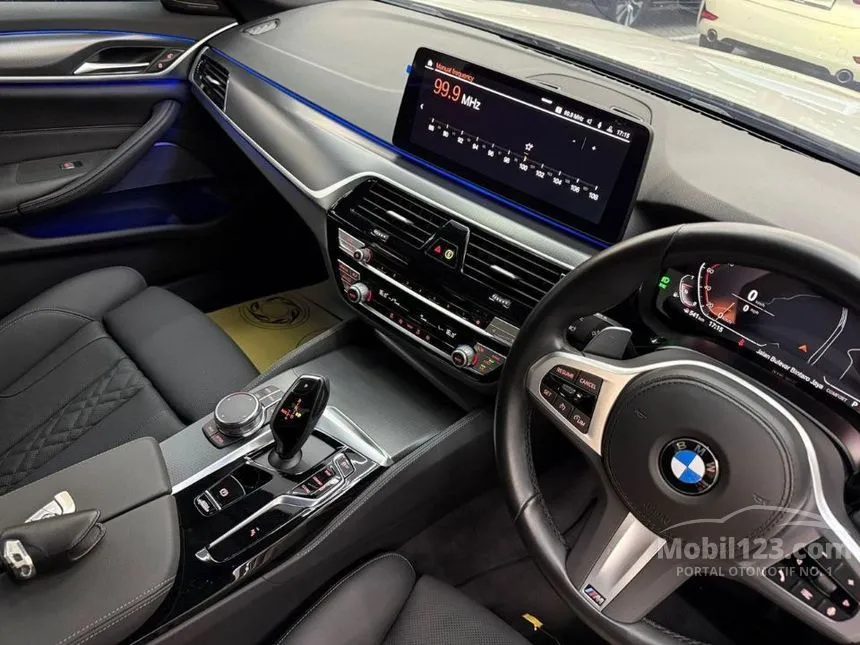 2023 BMW 520i M Sport Sedan