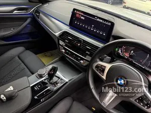 2023 BMW 520i 2.0 M Sport Sedan