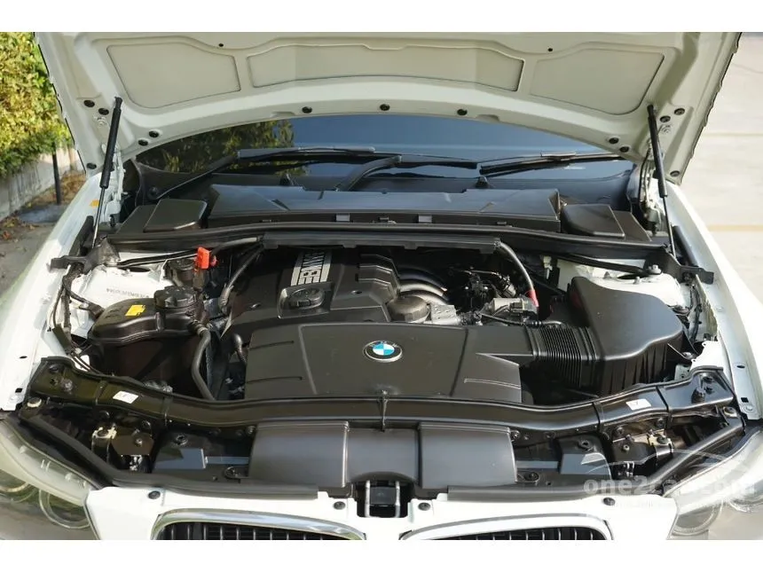 2011 BMW 320i SE Sedan