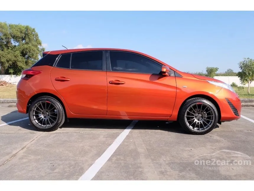 2019 Toyota YARIS J Hatchback