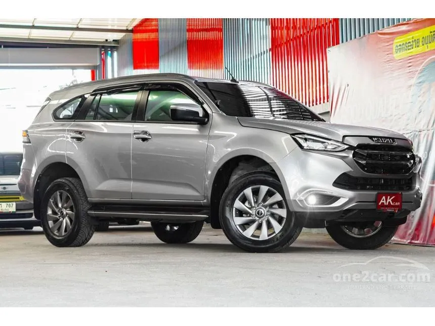 2021 Isuzu MU-X Luxury SUV