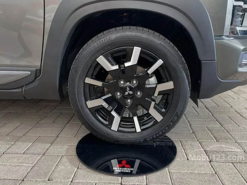2026 Mitsubishi Xpander Cross Premium (Quartz White Pearl) MPV