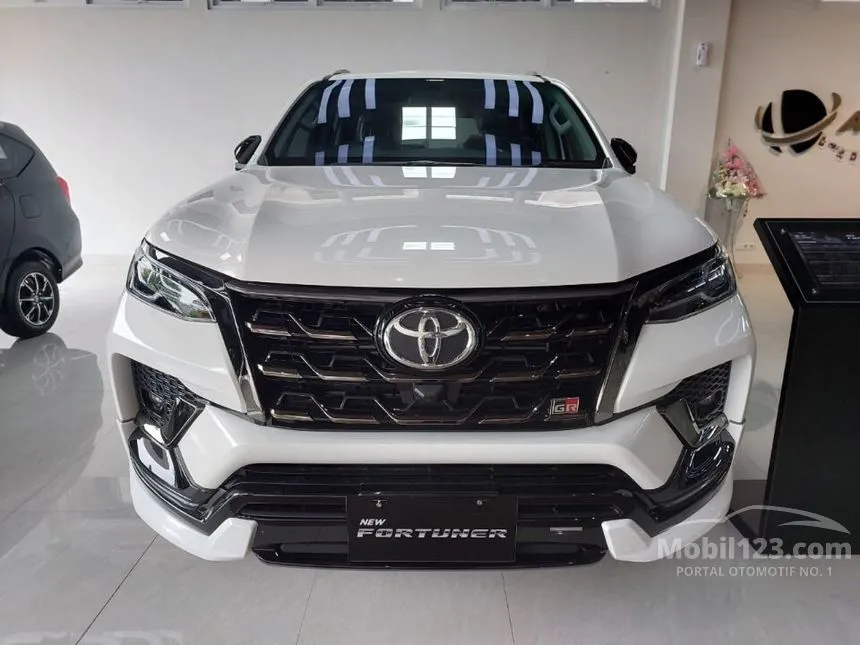 Jual Mobil Toyota Fortuner 2024 GR Sport 2.8 di Jawa Timur Automatic SUV Lainnya Rp 615.000.000