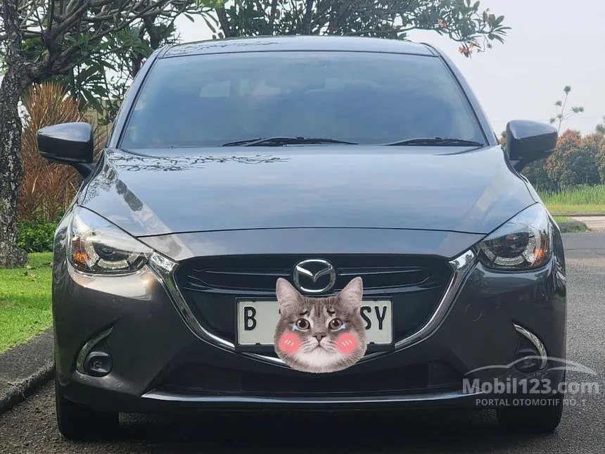 Jual Mobil Mazda 2 2018 R 1.5 di Banten Automatic Hatchback Abu