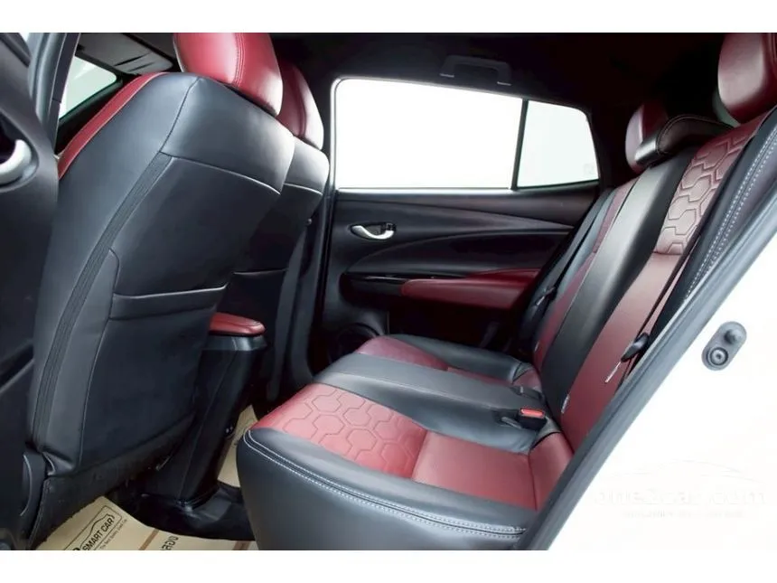 2023 Toyota YARIS Premium S Hatchback