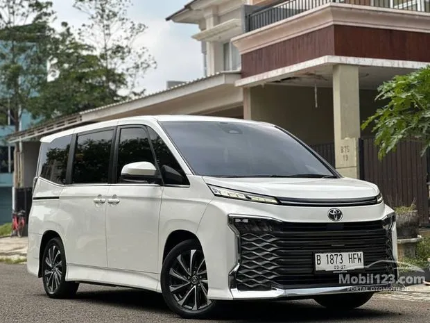 Jual Toyota Voxy (Premium Color) Bekas di Indonesia Harga Murah ...