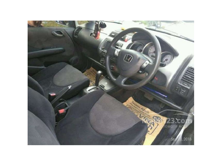 2005 Honda Jazz VTEC Hatchback