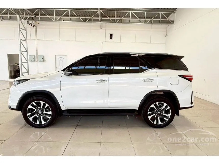 2021 Toyota FORTUNER Legender (Black top) SUV