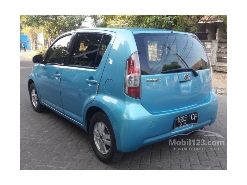 Jual Mobil  Toyota  IST  2005 XP60 1 3 di Jawa Timur 