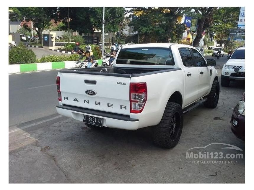 Jual Mobil Ford Ranger 2012 2.2 di Jawa Timur Manual Putih 