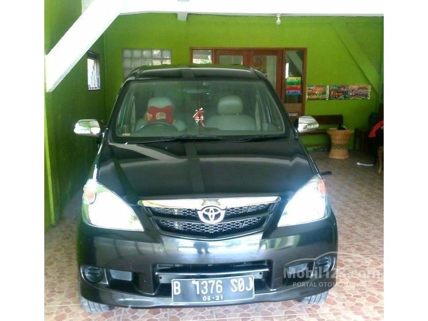 2011 Toyota Avanza E MPV