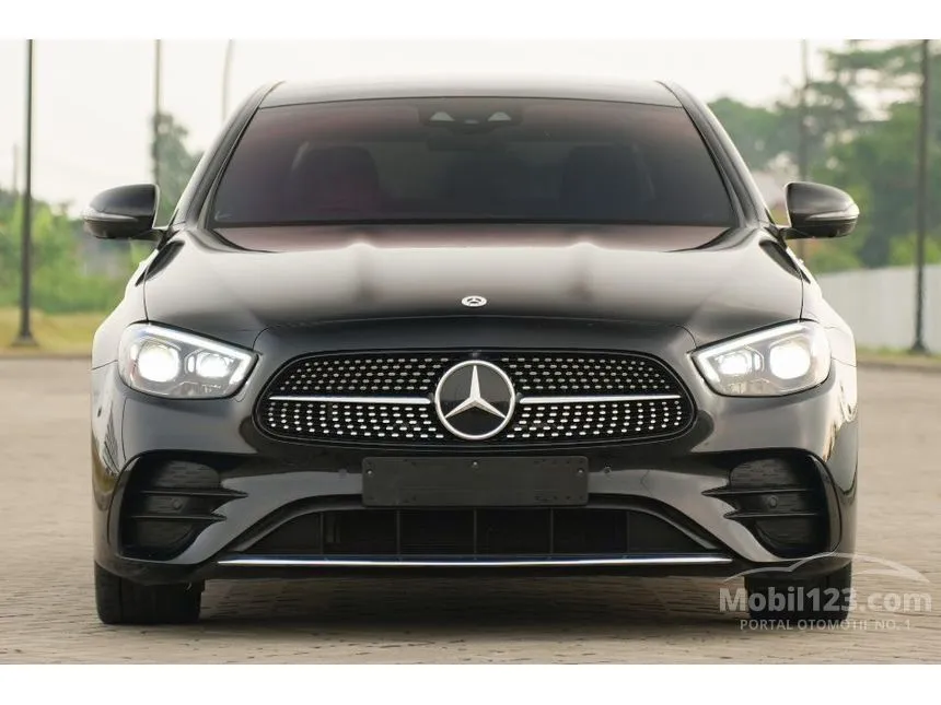 2022 Mercedes-Benz E300 AMG Line Sedan