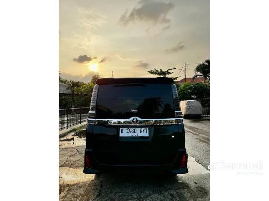 2018 Toyota Voxy MPV