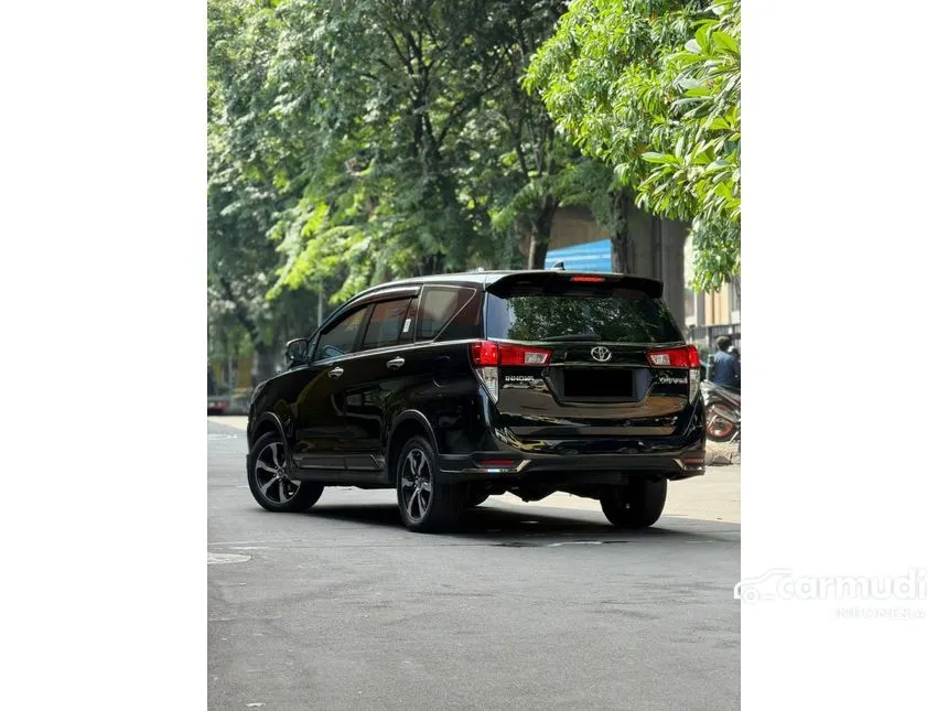 2022 Toyota Kijang Innova Venturer MPV