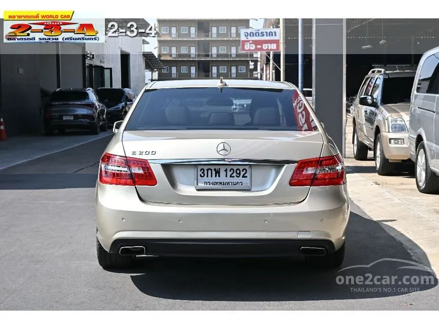 2014 Mercedes-Benz E200 Elegance CGI BlueEFFICIENCY Sedan