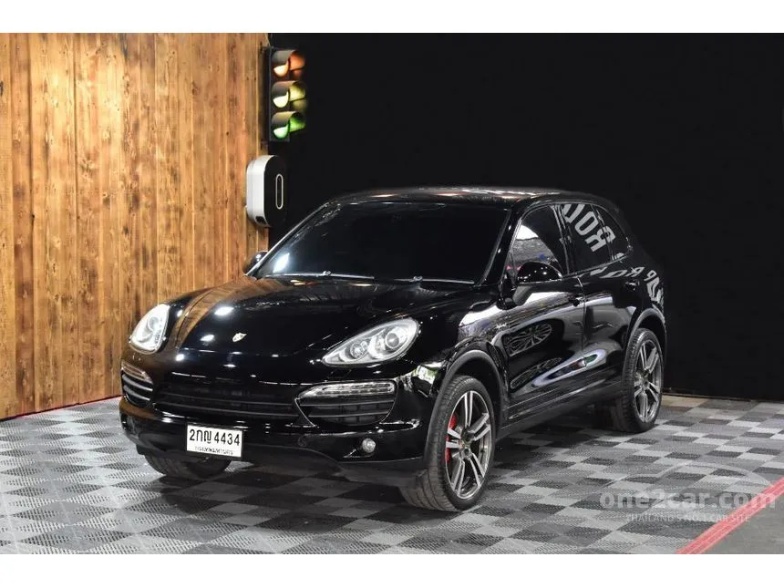 2013 Porsche CAYENNE S Hybrid SUV