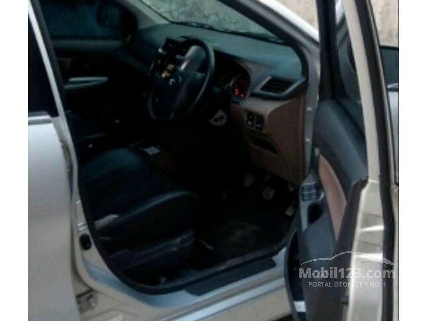 2015 Daihatsu Xenia R SPORTY MPV
