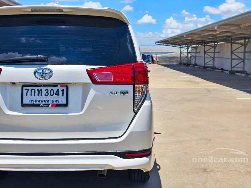 2019 Toyota INNOVA Crysta V Wagon
