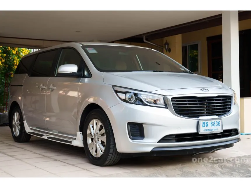 2015 Kia Grand Carnival LX Wagon