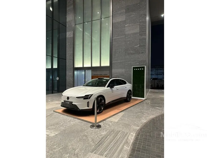 2025 Volvo ES90 Sedan