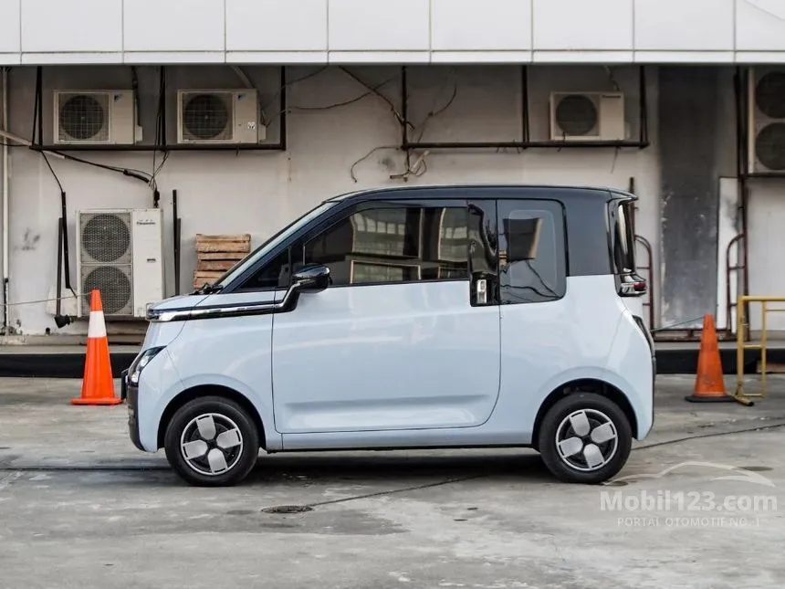 2023 Wuling Air EV Long Range + Charging Pile Hatchback