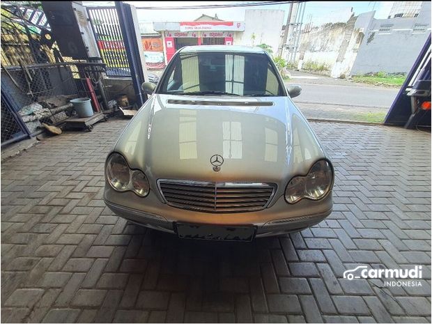 Beli Mobil Mercedes Benz C240 Baru Bekas Kisaran Harga Review 2021 Carmudi Indonesia