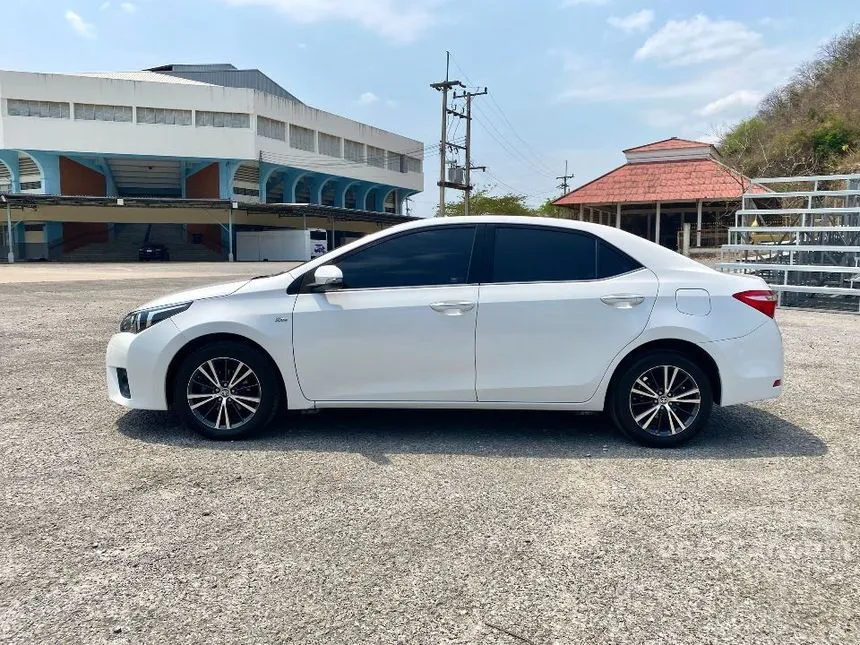 2015 Toyota Corolla Altis V Sedan