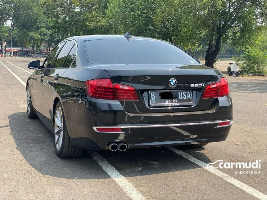 2016 BMW 520i Luxury Sedan