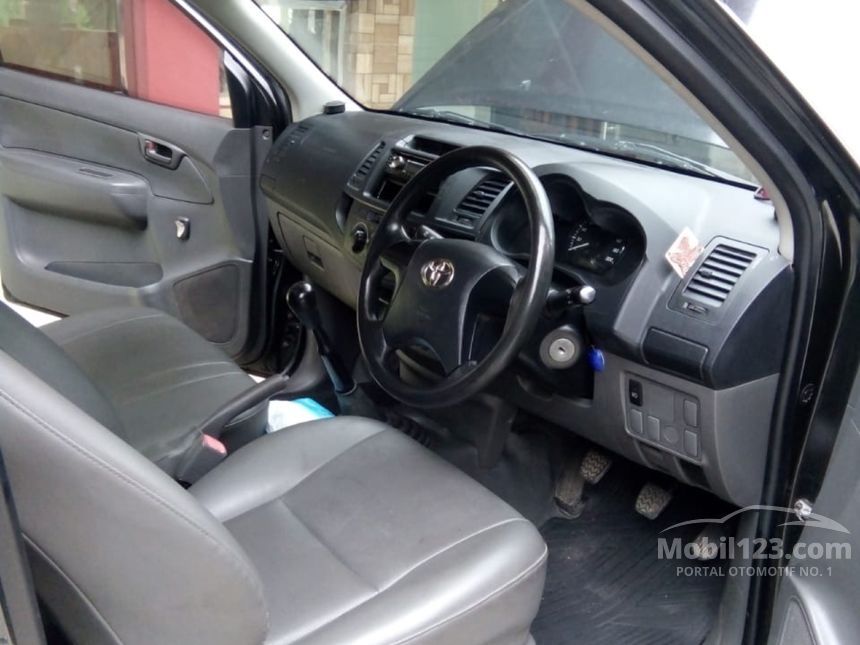 2013 Toyota Hilux E Dual Cab Pick-up