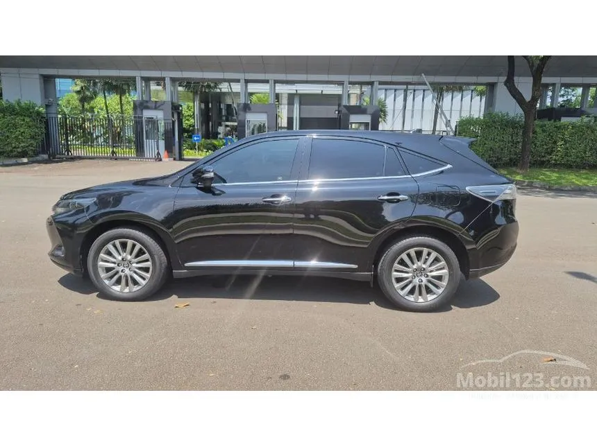 2014 Toyota Harrier SUV