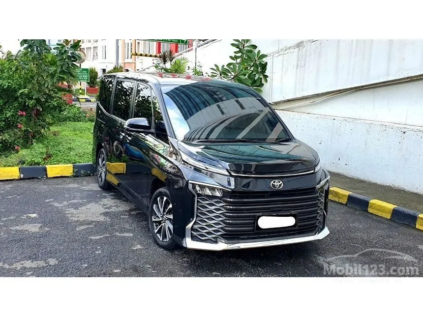 Jual Mobil Toyota Voxy 2022 2.0 di DKI Jakarta Automatic Van Wagon Hitam Rp 500.000.000