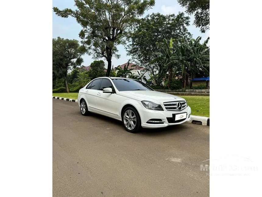 2013 Mercedes-Benz C200 Avantgarde CGI Sedan