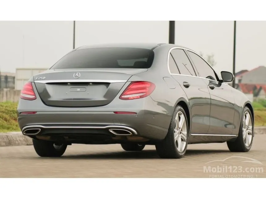 2016 Mercedes-Benz E250 Avantgarde CKD Sedan