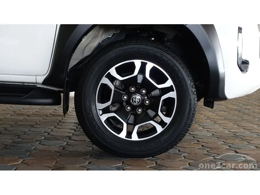 2022 Toyota Hilux Revo Prerunner Mid Pickup