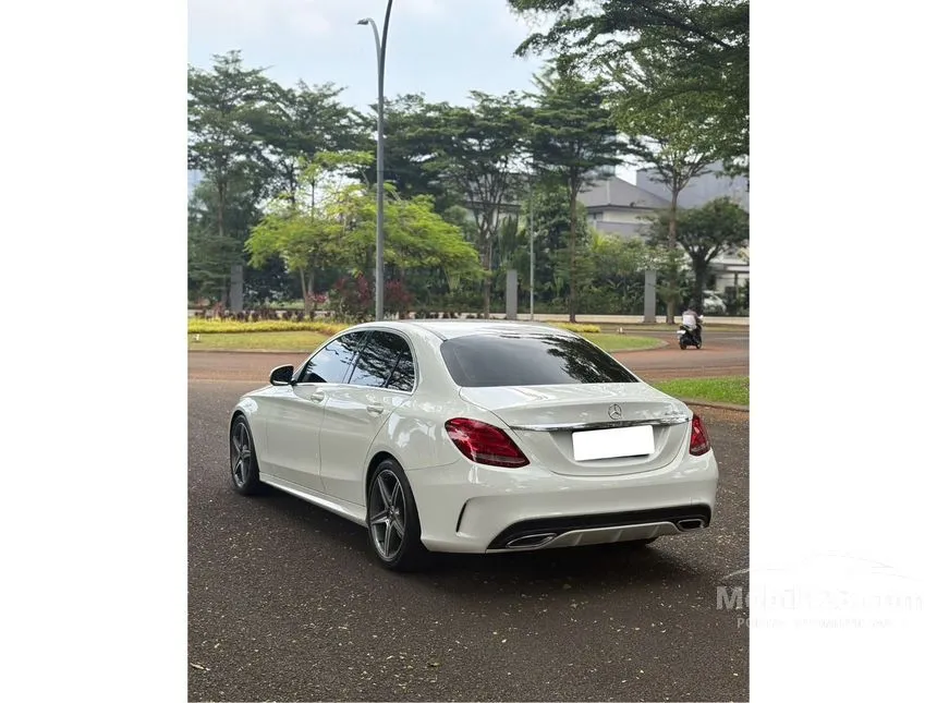 2018 Mercedes-Benz C200 AMG Line Sedan
