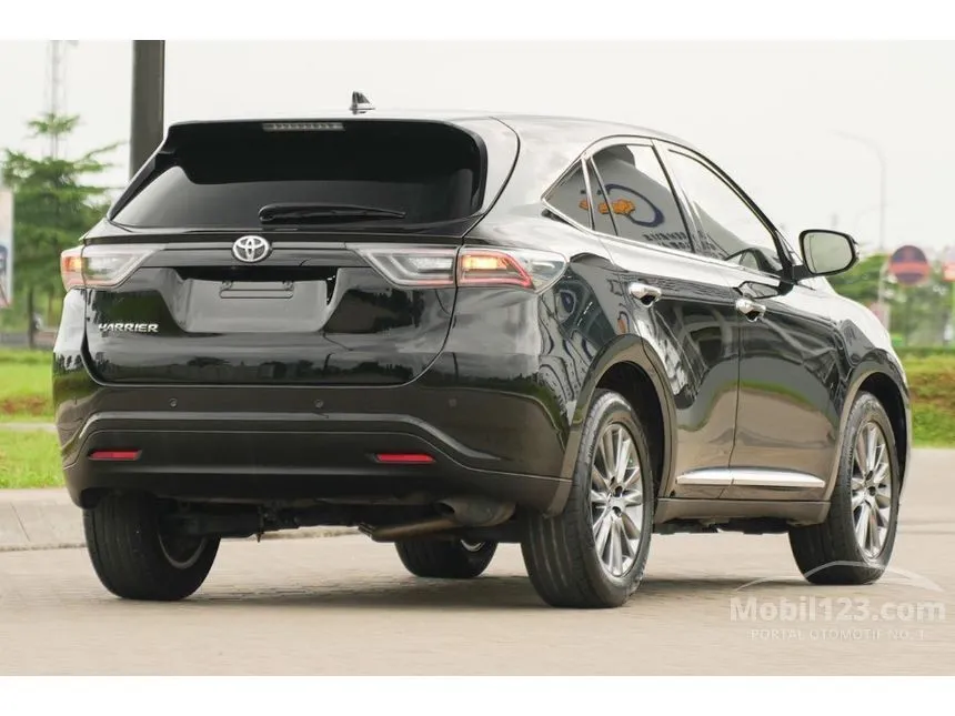 2014 Toyota Harrier SUV