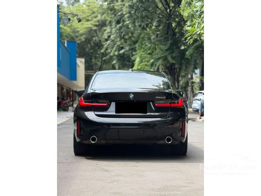 2023 BMW 320i M Sport Sedan