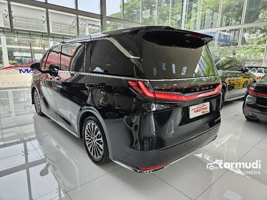 2024 Lexus LM350h Van Wagon