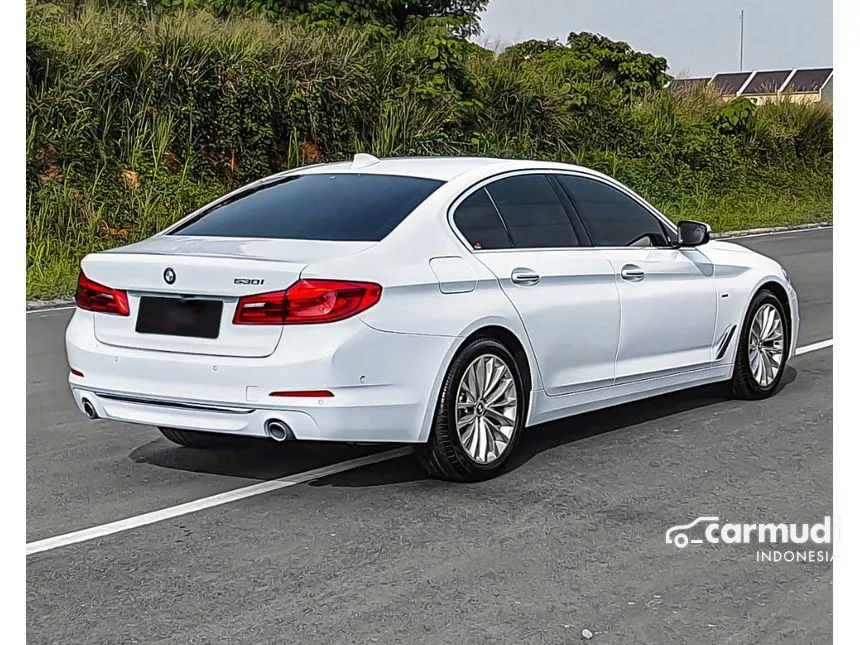 2018 BMW 530i Luxury Sedan