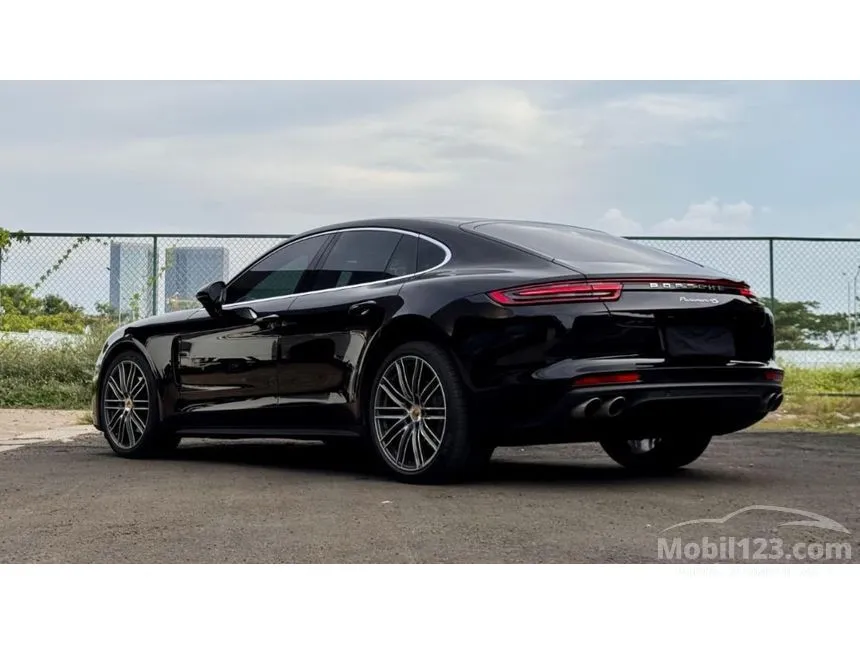 2017 Porsche Panamera 4S Hatchback