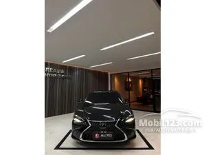 2023 Lexus ES 300h 2.5 Ultra Luxury Sedan