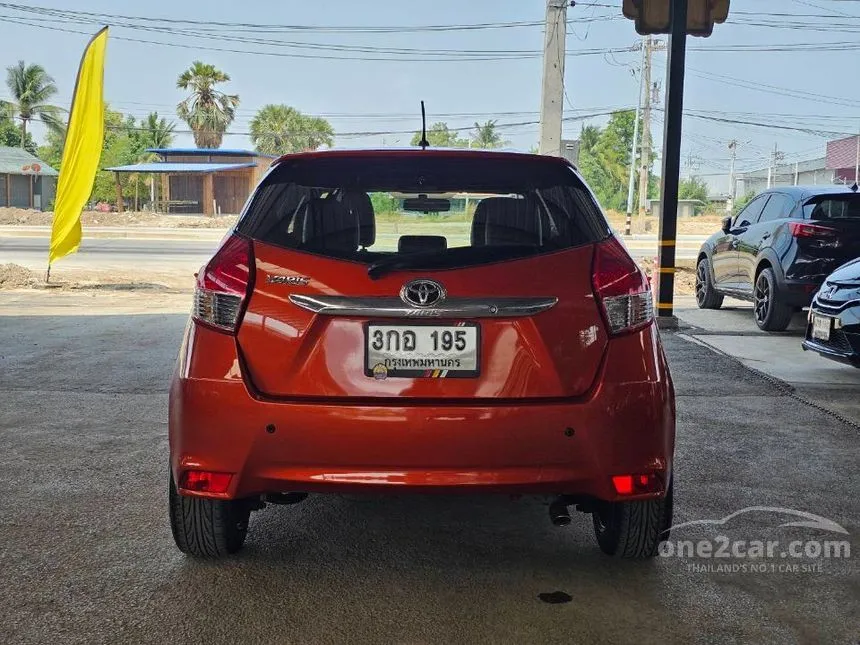 2014 Toyota YARIS J Hatchback