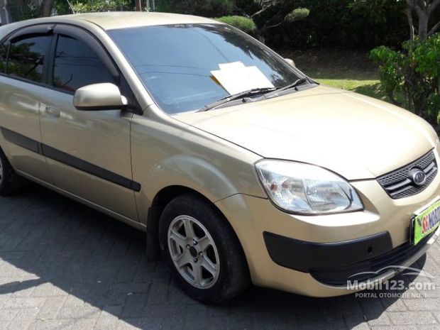 KIA Pride Mobil bekas dijual di Jawa-timur Indonesia KIA Pride Mobil bekas dijual di Jawa-timur Indonesia