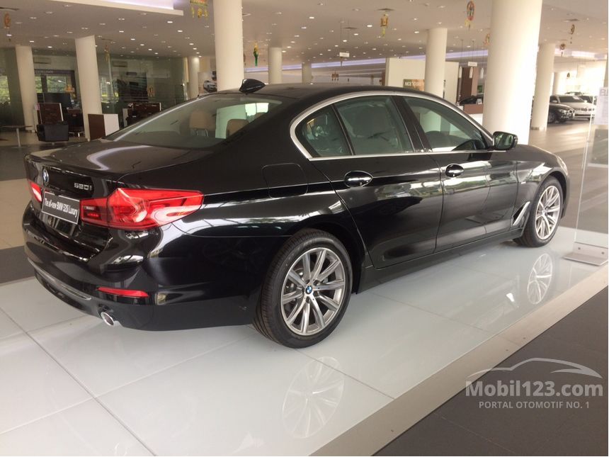 Jual Mobil BMW 520i 2018 Luxury 2.0 di Banten Automatic 