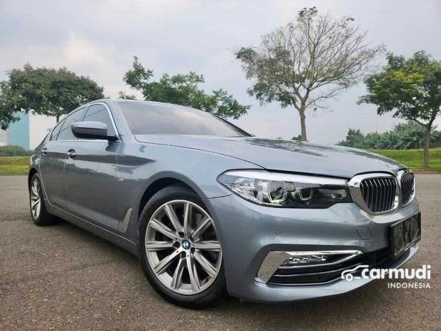 2018 BMW 520i Luxury Sedan